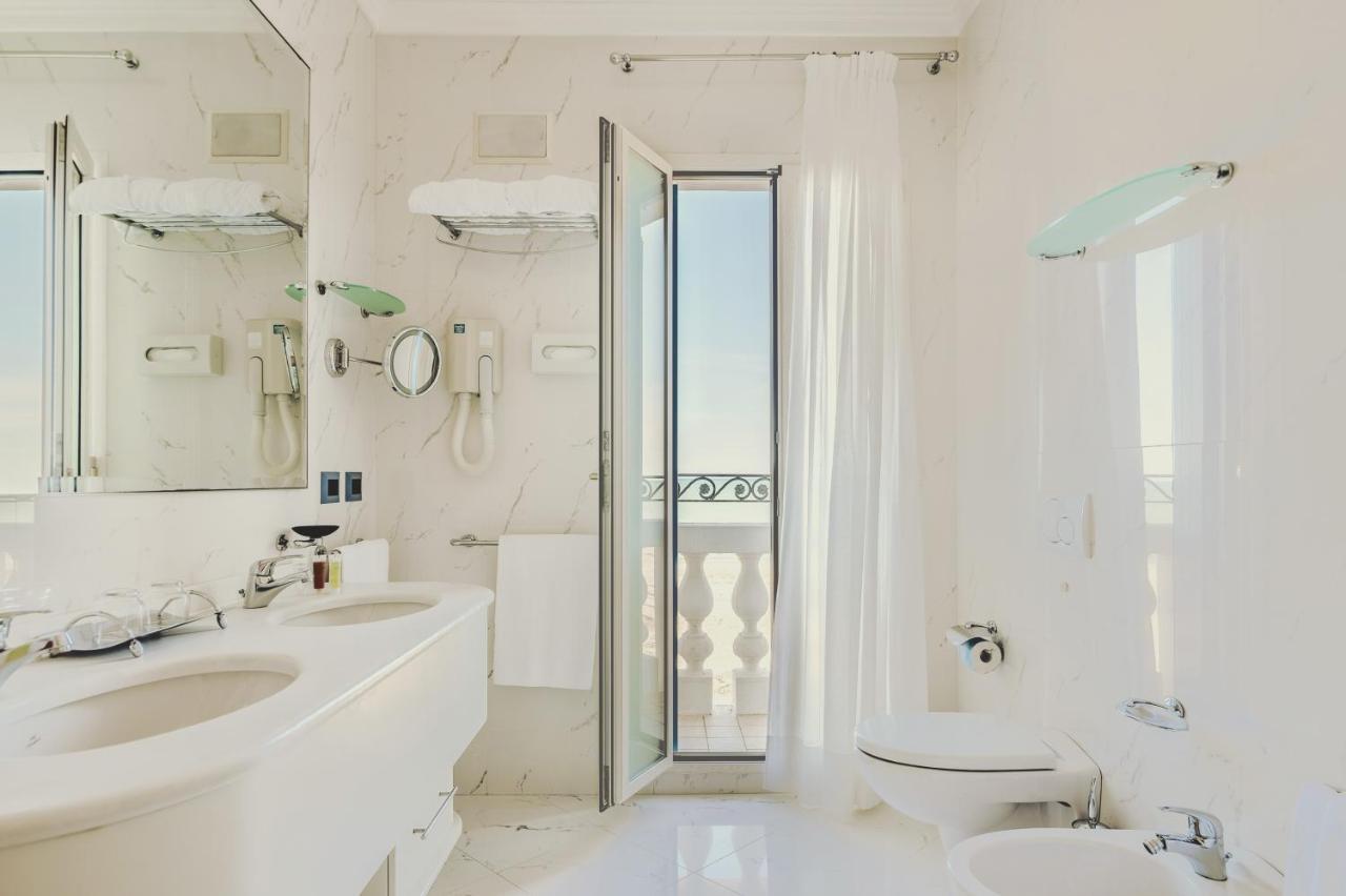 Hotel Casa Bianca Al Mare Lido di Jesolo Esterno foto