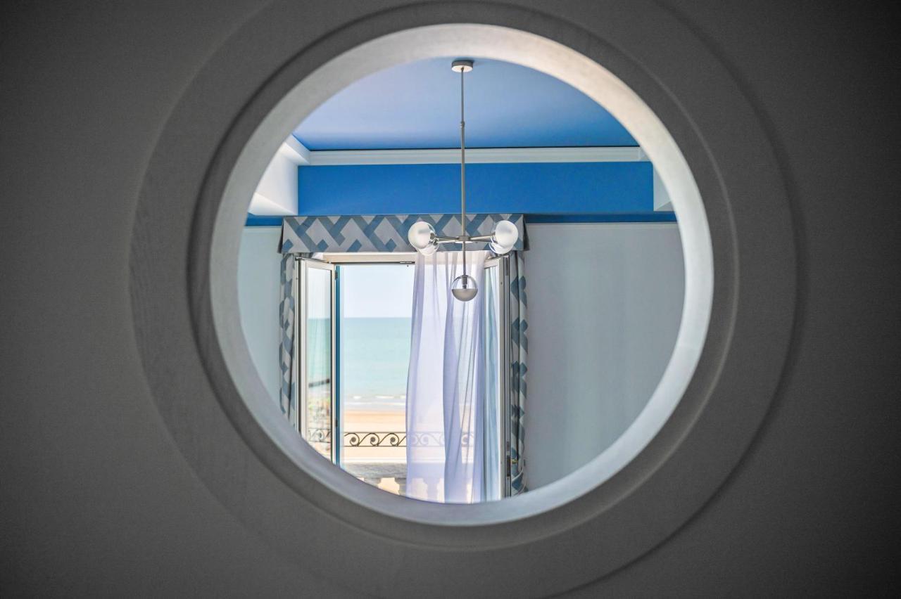 Hotel Casa Bianca Al Mare Lido di Jesolo Esterno foto