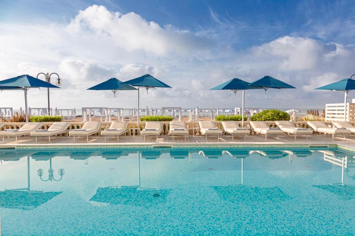 Hotel Casa Bianca Al Mare Lido di Jesolo Esterno foto
