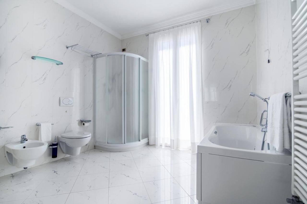 Hotel Casa Bianca Al Mare Lido di Jesolo Esterno foto